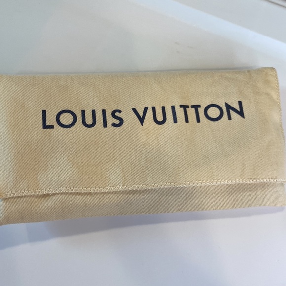 LOUIS VUITTON Credit
Long Bifold Wallet Epi
Leather - Picture 13 of 13